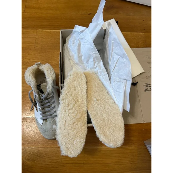 Women's Golden Goose Mid-Star Shearling Sneakers - Picture 7 of 7